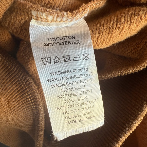 Mickey Gingerbread Sweatshirt Brown Size 6/7 unisex - Picture 7 of 8